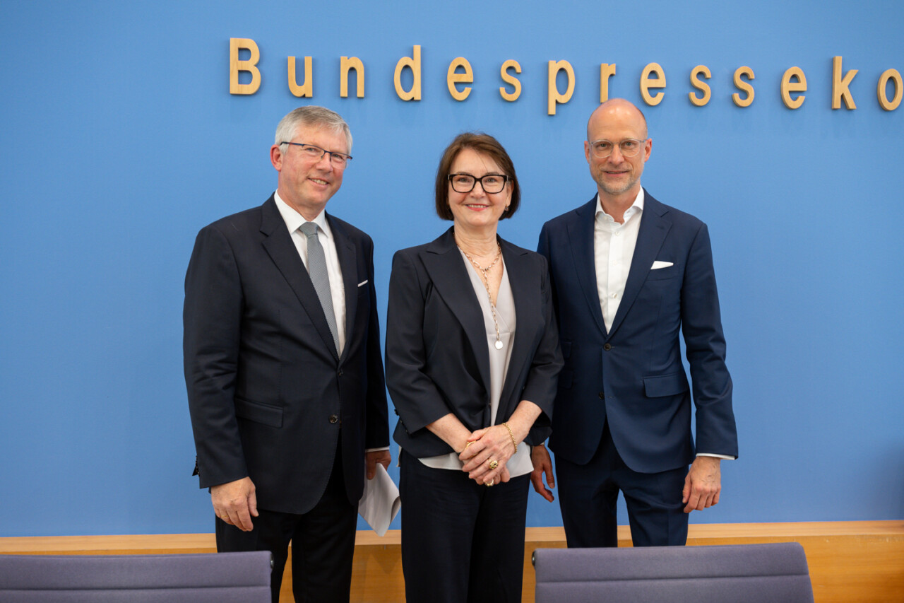 HDB-Präsident Olaf Demuth, ZIA-Präsidentin Ines Schöberl, VBI-Hauptgeschäftsführer Sascha Steuer